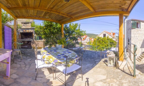 kuća vis prodaja