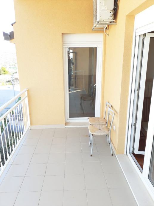 stan rogoznica prodaja